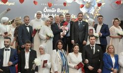 Adana'da Türk Medeni Kanunu'nun 99. yılında 99 çifte toplu nikah kıyıldı