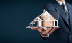 Kayıt dışı emlakçıların kiralık oyunu; ev sahibine 15, kiracıya 20 bin