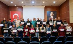 Mersin'de ev hayvanları satış yeri sahiplerine eğitim verildi
