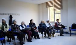 Tazelenme Üniversitesi'nde Japonca öğreniyorlar