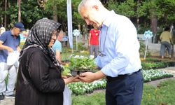 Alanya Belediyesi mezarlıklarda çiçek dağıtacak