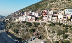 107 basamakla evlerine ulaşıyorlar