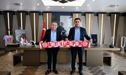 Antalya Büyükşehir Belediye Başkanı Muhittin Böcek’e Antalyaspor’un yeni yönetiminden ziyaret