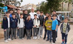 Başkan Özçelik; “Parklarımızı modern ve güvenli hale getiriyoruz”