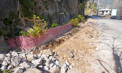 Dereköy’deki 40 yıllık boru hattını Alanya Belediyesi yeniliyor