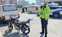 Motosikletler kavşakta çarpıştı: 2 yaralı