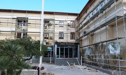 Kemer Belediyesi’nin binasında tadilat çalışmaları başladı