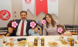 Vali Masatlı, sevgi evlerindeki çocuklarla bayramı kutladı