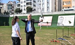 Muratpaşa Belediye Başkanı Ümit Uysal gençleri okçuluk eğitimine davet etti
