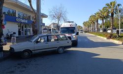 Otomobile çarpmamak için direksiyonu kıran motosikletli yaralandı