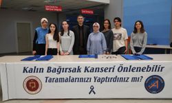 Tıp Fakültesi Öğrencilerinden Kolon Kanserine Karşı Farkındalık etkinliği