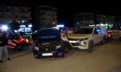 Antalya'da 3 araçlı zincirleme kaza: 1 yaralı