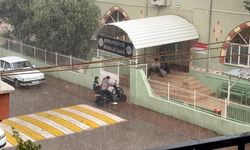Antalya'da kısa süreli dolu yağdı