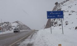 Antalya-Konya karayolunda kar etkisini kaybetti