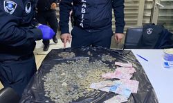 Antalya'da dilencinin üzerinden çıkanlar döviz bürosunu aratmadı