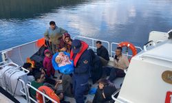 Antalya'da düzensiz göçmen operasyonu: 25'i çocuk 80 kişi kurtarıldı
