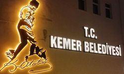 Atatürk'ün Kocatepe silueti artık Kemer Belediye binasında