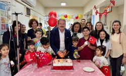 Atatürk Devlet Hastanesi çocuk servisinde 23 Nisan coşkusu