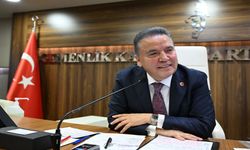 Başkan Böcek’in büyük başarısı.... O listede zirveye oynadı