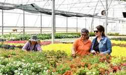 Antalya’da çiçek gibi festivale Başkan Uysal’dan çağrı