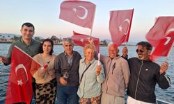 Denize bırakılan mektupları bulanlarla tekne turu
