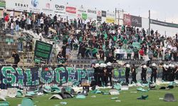 Denizlispor küme düştü, taraftarlar olay çıkarttı