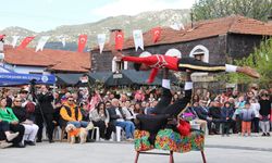 Etiyopya Akrobasi Grubu Yeşilüzümlü Festivali'nde turisleri hayran bıraktı
