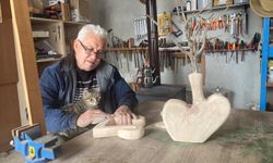 Pandemide başlayan hobi ile köy evini sanat galerisine dönüştürdü