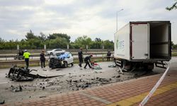 Kamyonete çarpan otomobil sürücüsü yaşamını yitirdi