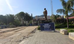 Kemer Cumhuriyet Meydanı turizm sezonuna hazırlanıyor