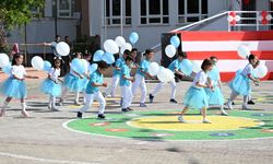 Kemer'de 23 Nisan Ulusal Egemenlik ve Çocuk Bayramı kutlandı