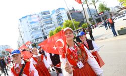 Antalya sokakları dünya çocuklarıyla renklendi