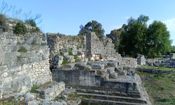 Limyra Antik Kenti’nde büyük ayıp… Görüntüler içler acısı