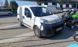 Motosiklet karşıya geçen yayaya çarptı
