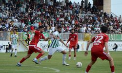 Serik Belediyespor’un şampiyonluk son maça kaldı