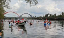 Seyhan Nehri'nde kano ile Su Korteji