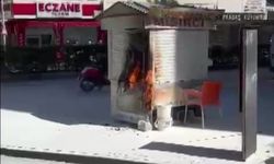 Tüplü seyyar mısır arabası yandı, ilk müdahaleyi vatandaş yaptı