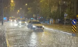 Antalya'da yaz ortasında sağanak alarmı... Antalya'ya kuvvetli sağanak geliyor