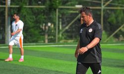 Antalyaspor Teknik Direktörü Emre Belözoğlu’ndan öğrencilere sürpriz