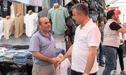 Manavgat Belediye Başkanı Kara, perşembe pazarında halkla buluştu