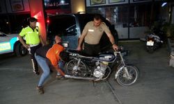 Manavgat'ta abartılı egzozlu ehliyetsiz iki motosikletliye 100 bin TL üzerinde ceza