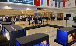 Tiyatro Festivali’nin minyatür tiyatro sergisi büyüledi