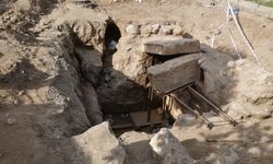 Oda mezar üstünden yol geçti