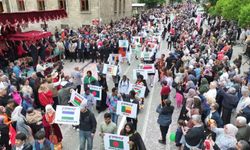 Isparta’da Uluslararası Gül Festivali coşkusu... Sokaklar gül sularıyla yıkandı