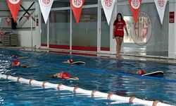 Antalyaspor’un kapalı yüzme havuzunda eğitimler başladı