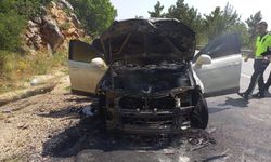 Antalya'da seyir halindeki cip küle döndü