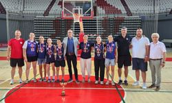 Büyükşehir, Antalya Basketbol Yerel Ligi Büyük Kadınlar kategorisinde şampiyon oldu