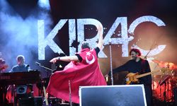 Gül festivalinde sağanak altında Kıraç rüzgarı