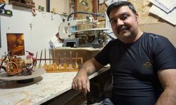 İki kalas bir hevesle başladı! Minyatür sanatın ustasına dönüştü