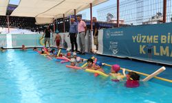 Kırsaldaki çocuklara portatif yüzme havuzu